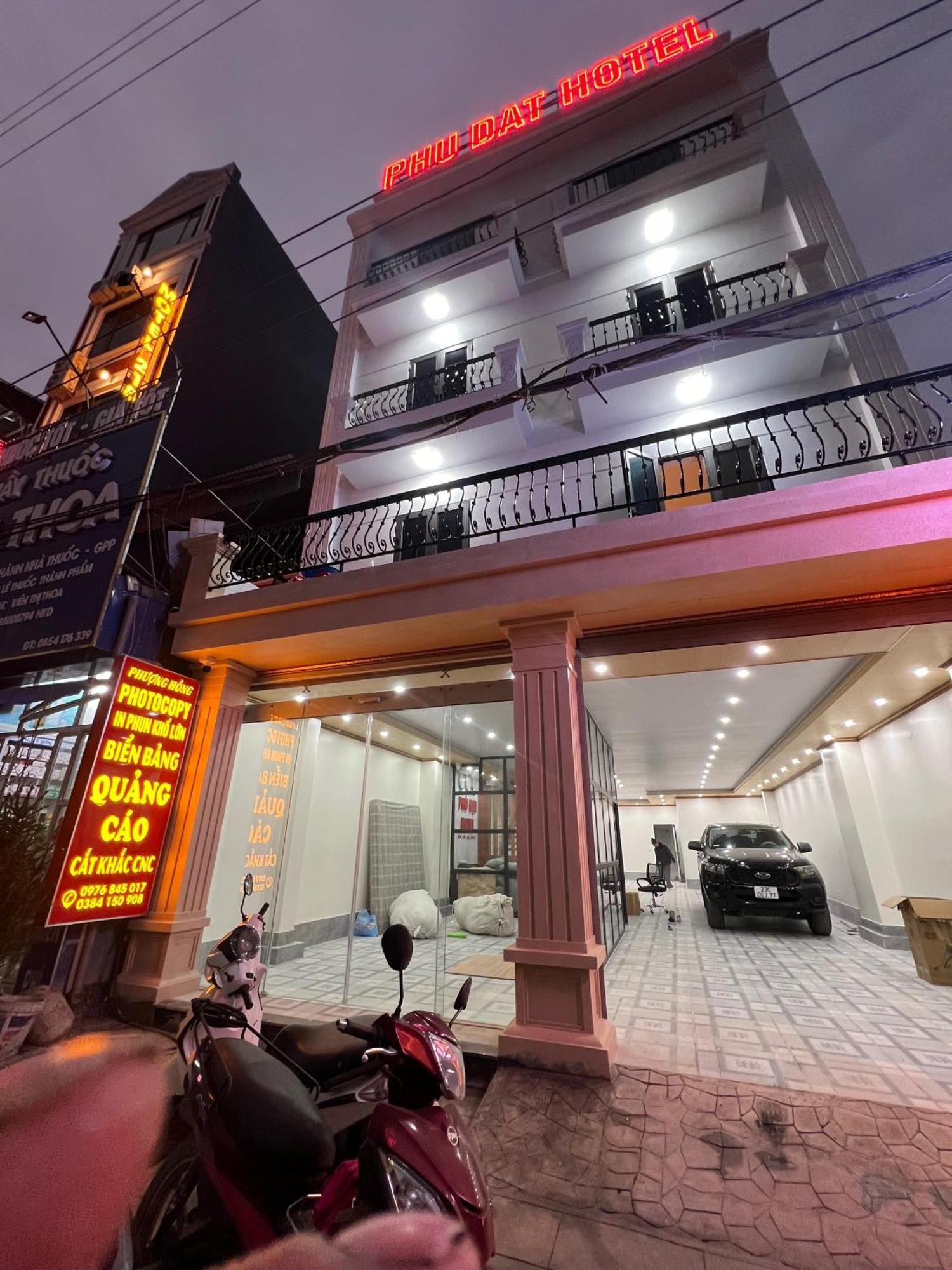 Phu Dat Hotel Dong Van  Exterior photo